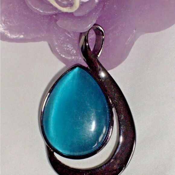 Lia Sophia Pendant Necklace, Cat's Eye,16-19", NWOT - Picture 11 of 11